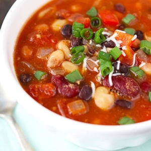 Five Bean Vegetarian Chili - Creme De La Crumb