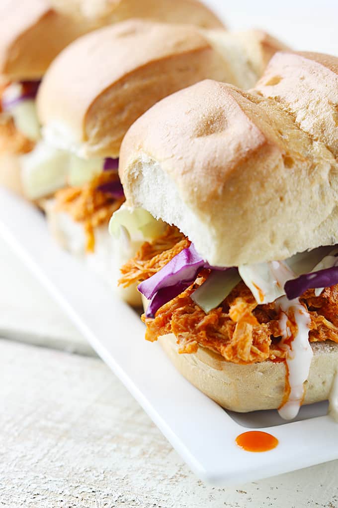 Buffalo Chicken Sliders {5 Ingredients} | Creme De La Crumb