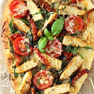 Chicken Florentine Flat Bread Pizza - Creme De La Crumb