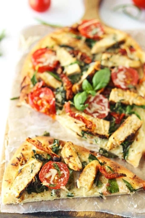 Chicken Florentine Flat Bread Pizza - Creme De La Crumb