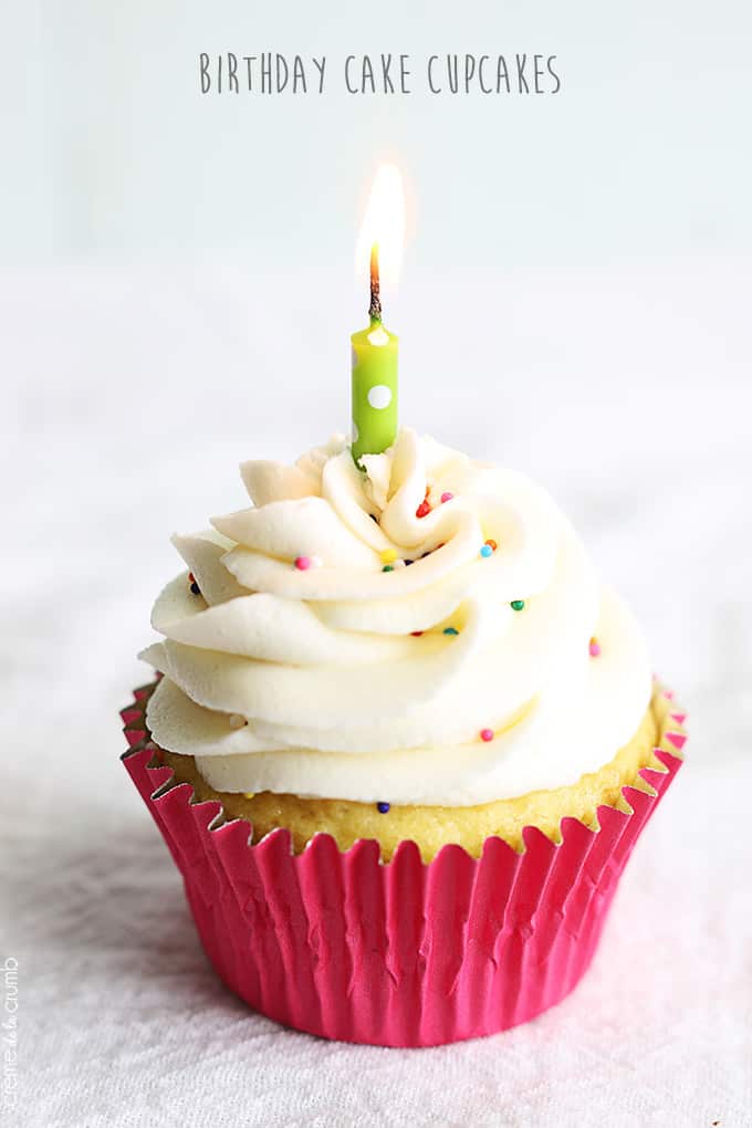 Birthday Cake Cupcakes | Creme De La Crumb
