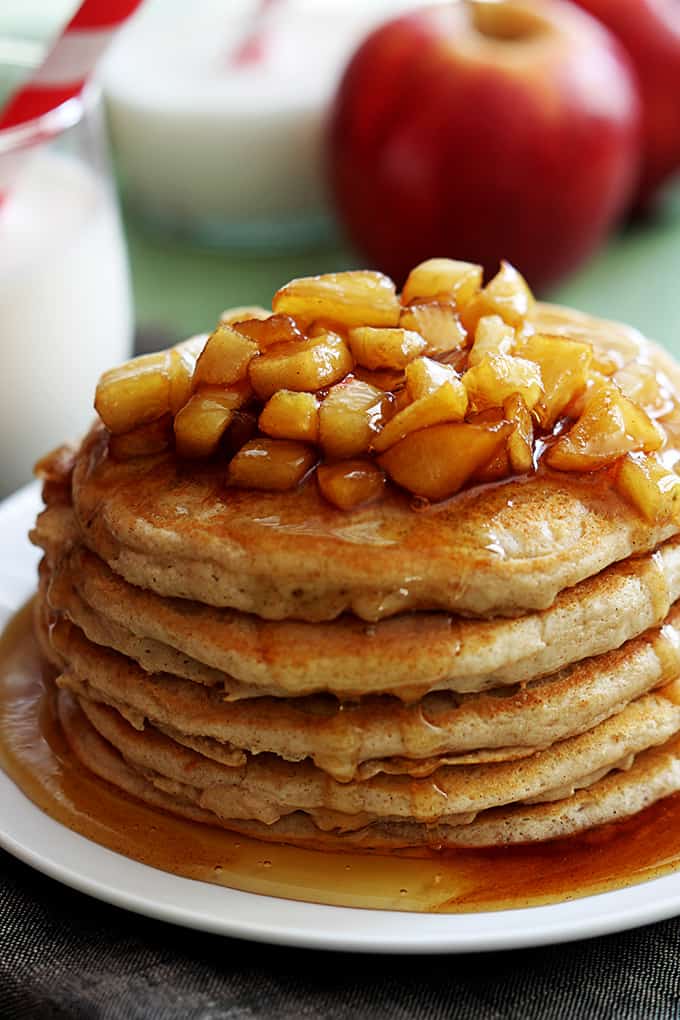 Apple Cinnamon Pancakes | Creme De La Crumb