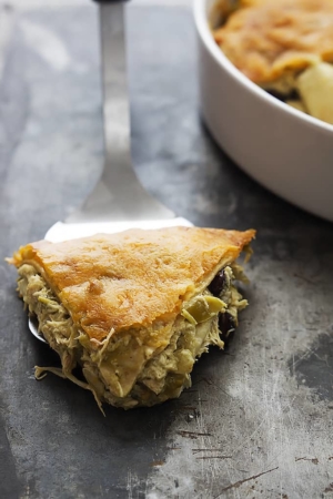 5 Ingredient Chicken Verde Tortilla Pie - Creme De La Crumb