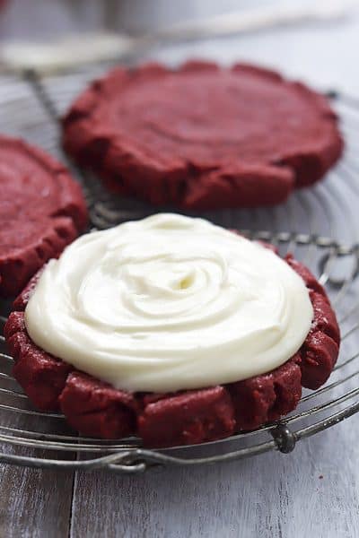 red-velvet-sugar-cookies-creme-de-la-crumb