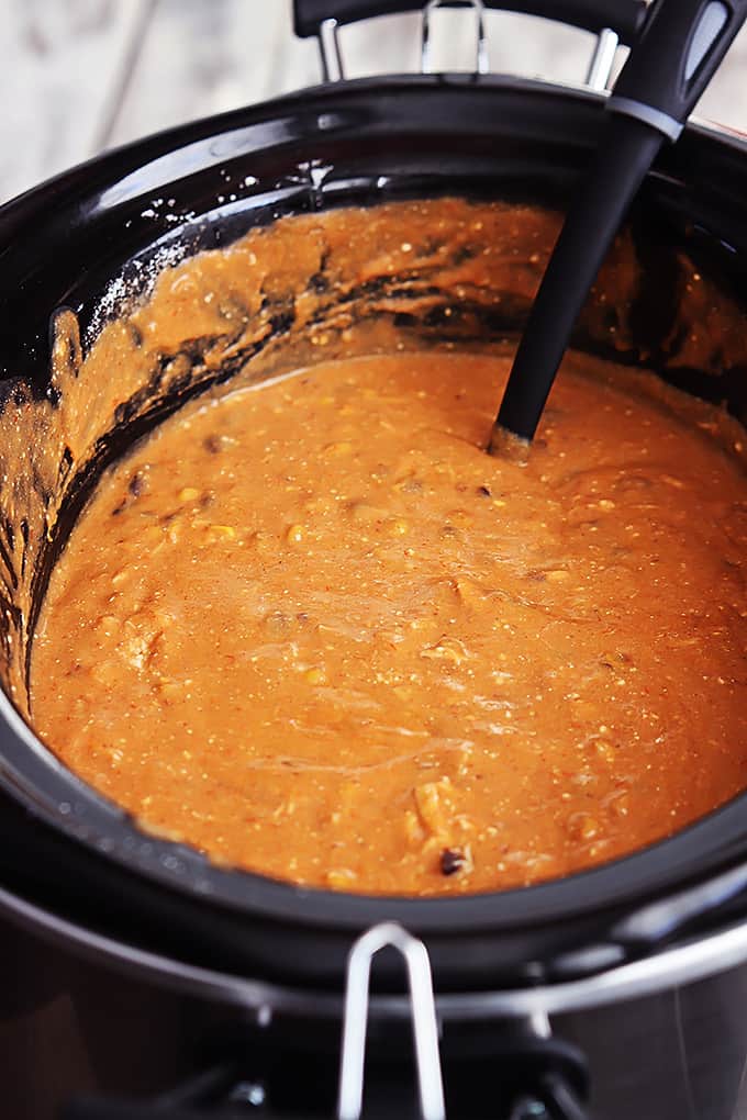Slow Cooker Chicken Enchilada Soup | Creme De La Crumb