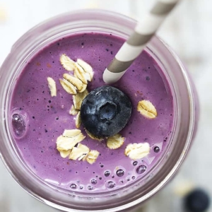 Berry Oat Breakfast Smoothie - Creme De La Crumb