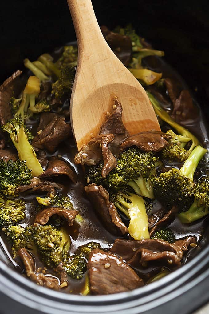 https://www.lecremedelacrumb.com/wp-content/uploads/2015/02/slow-cooker-beef-broccoli-1.jpg
