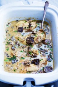 Slow Cooker Chicken Marsala - Creme De La Crumb