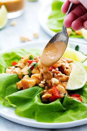 Spicy Thai Chicken Lettuce Wraps | Creme de la Crumb