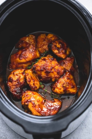 Slow Cooker Honey Garlic Chicken - Creme De La Crumb