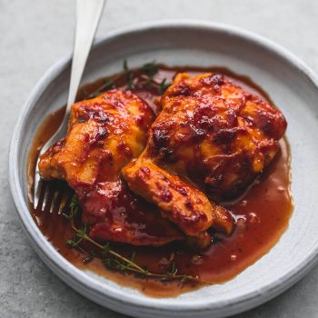 Slow Cooker Honey Garlic Chicken - Creme De La Crumb