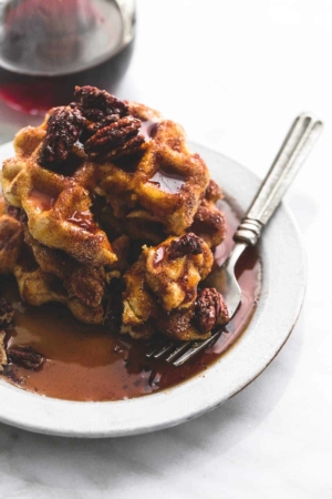 Cinnamon Sugar Biscuit Waffles (4 ingredients) - Creme De La Crumb