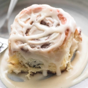 One Hour Cream Cheese Cinnamon Rolls - Creme De La Crumb