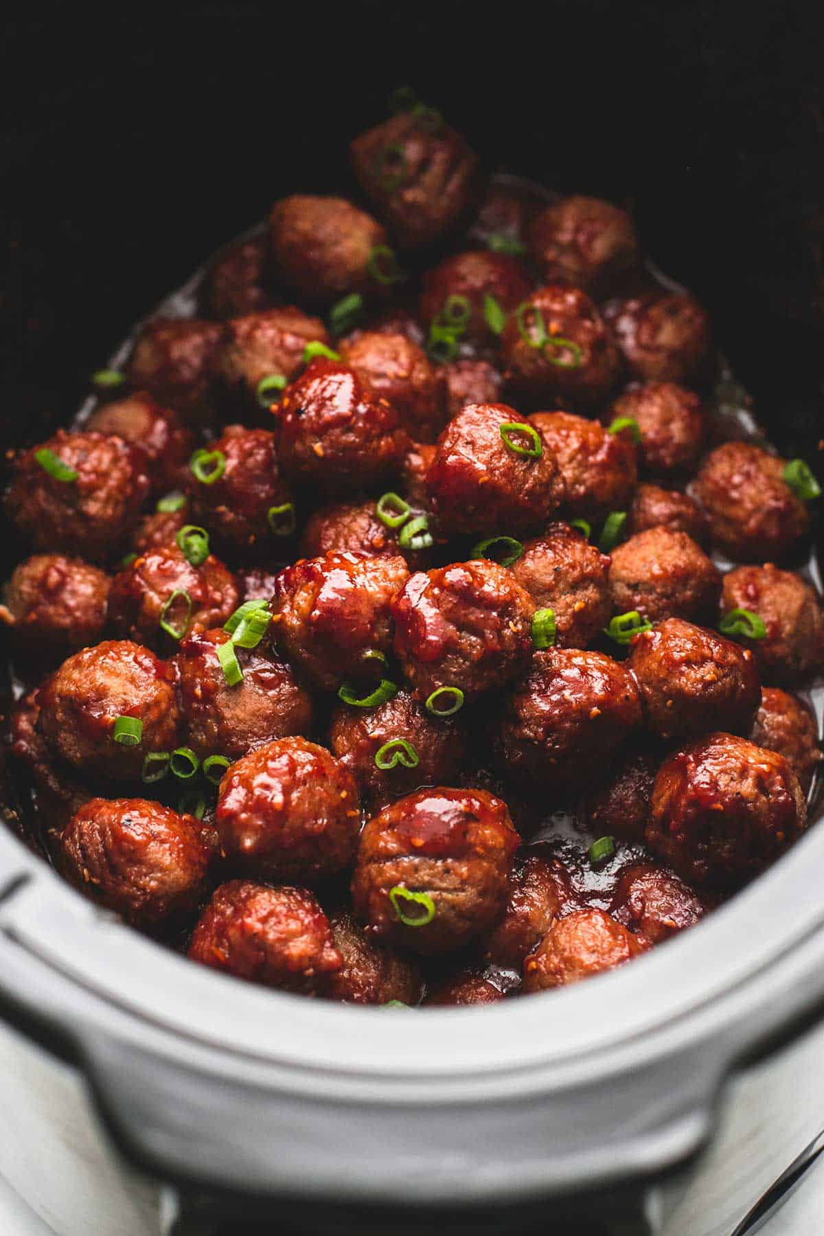 Slow Cooker Party Meatballs | Creme De La Crumb