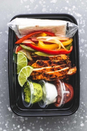 Easy Meal Prep Chicken Fajitas | lecremedelacrumb.com