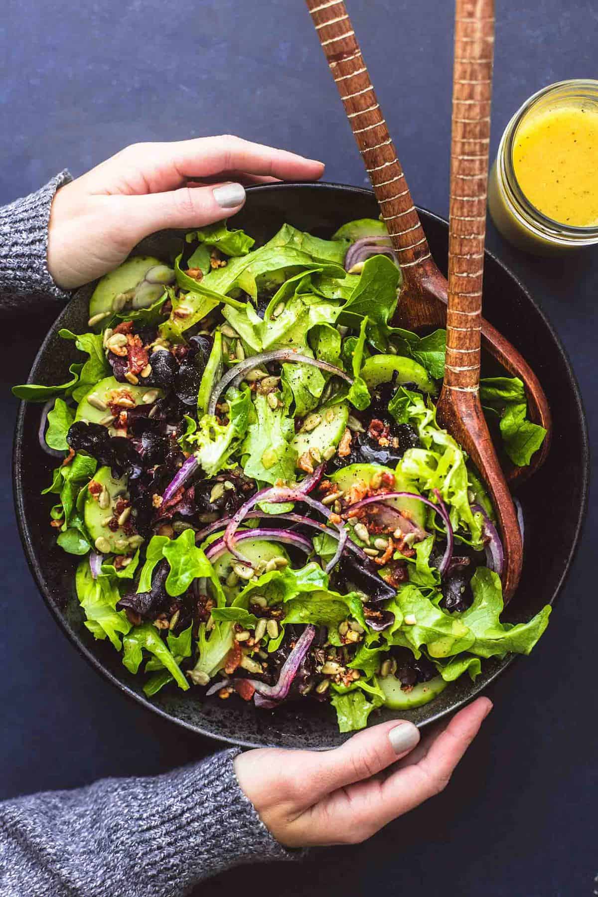 https://www.lecremedelacrumb.com/wp-content/uploads/2019/01/best-simple-green-salad-1-2.jpg