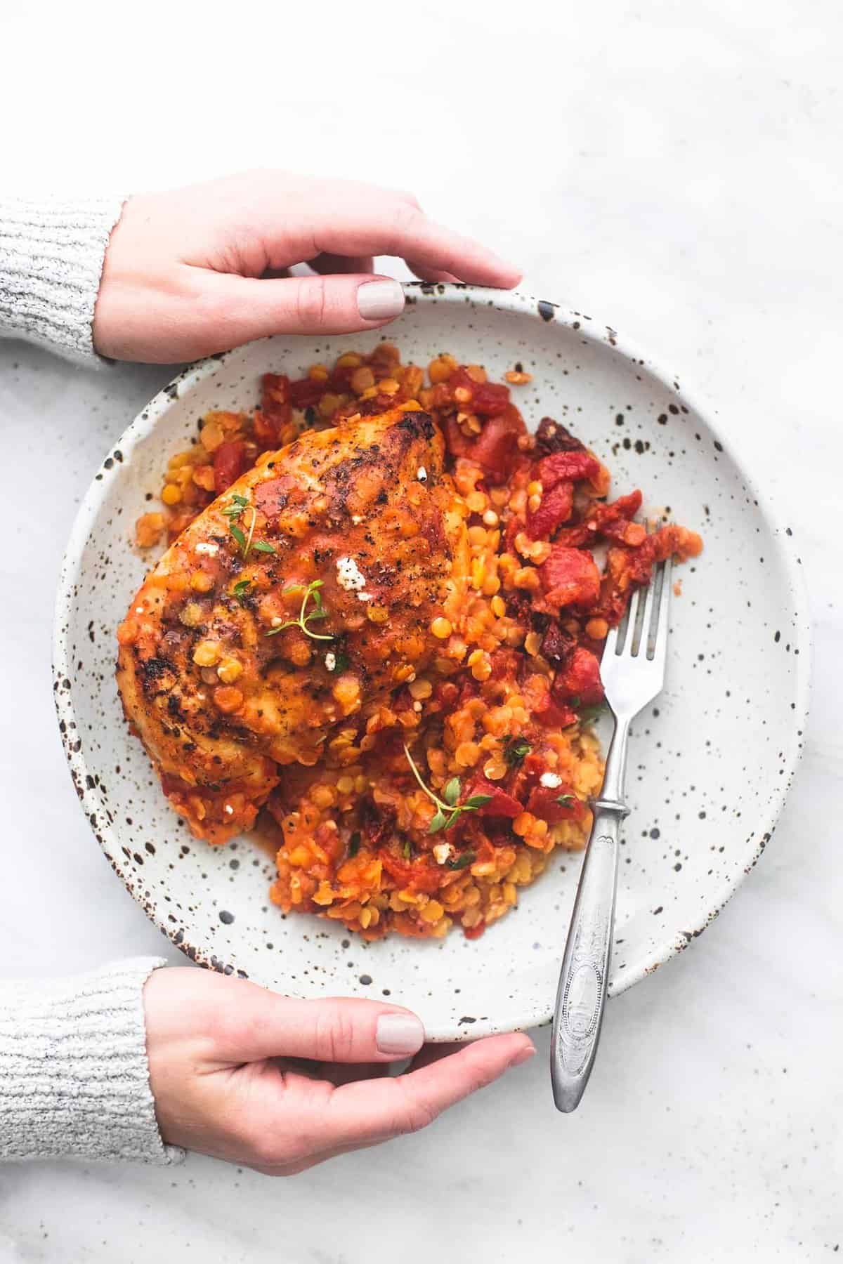 https://www.lecremedelacrumb.com/wp-content/uploads/2019/02/one-pan-mediterranean-chicken-lentils-5.jpg