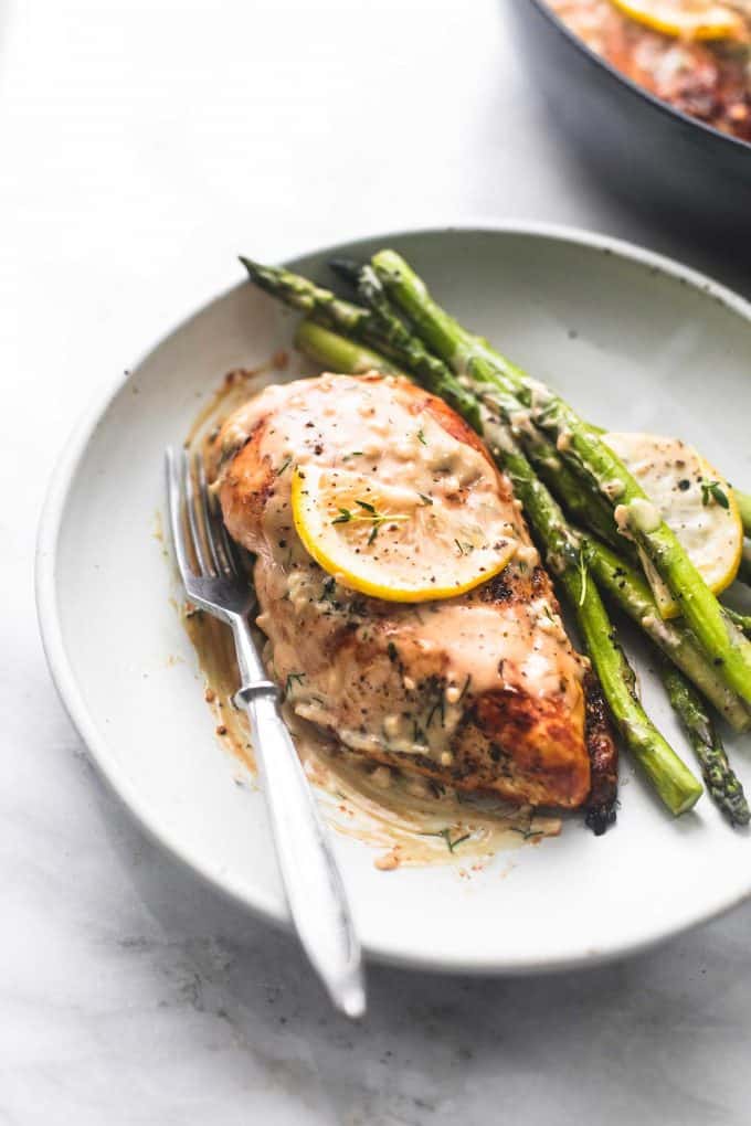 One Pan Creamy Lemon Chicken and Asparagus - Creme De La Crumb