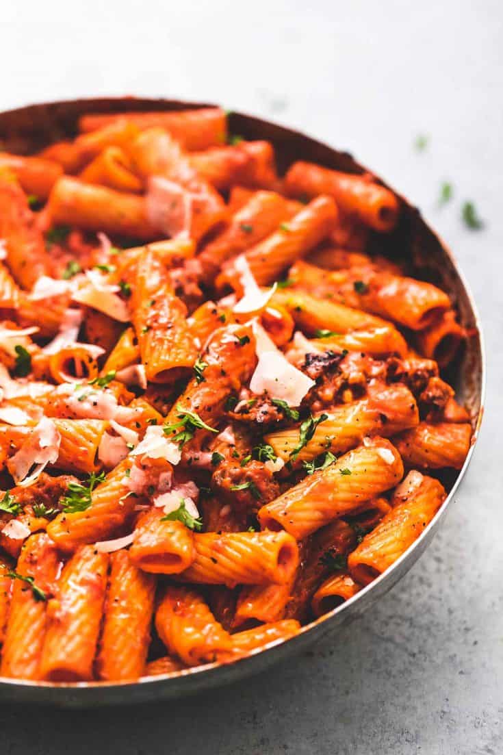 Creamy Red Pepper Pasta - Creme De La Crumb