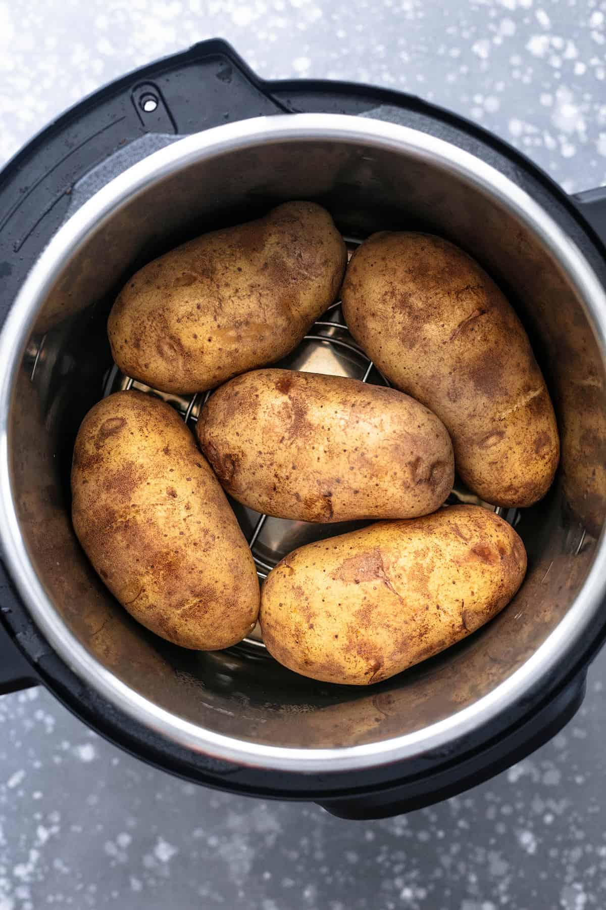 Instant Pot Baked Potatoes Recipe | Creme De La Crumb