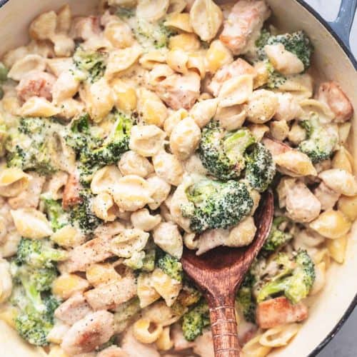 Chicken Alfredo with Broccoli - Creme De La Crumb