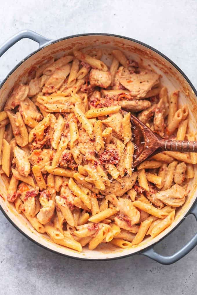 Creamy Sun Dried Tomato Chicken Pasta - Creme De La Crumb