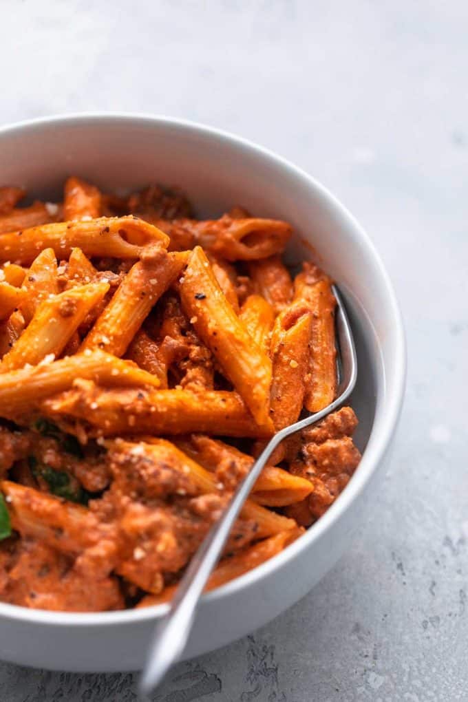 Creamy Tomato Sausage Penne - Creme De La Crumb