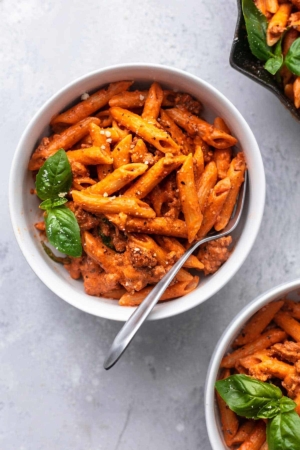 Creamy Tomato Sausage Penne - Creme De La Crumb