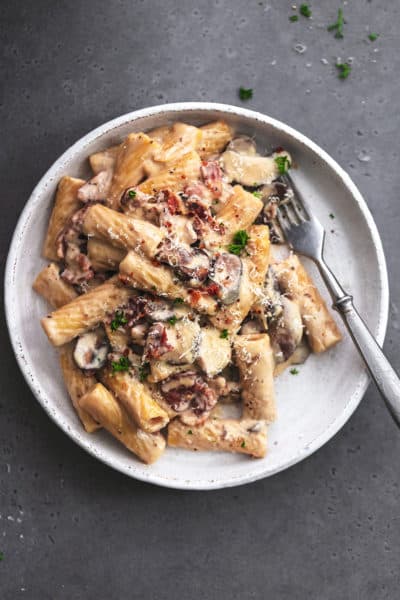 Creamy Mushroom Pasta with Bacon - Creme De La Crumb