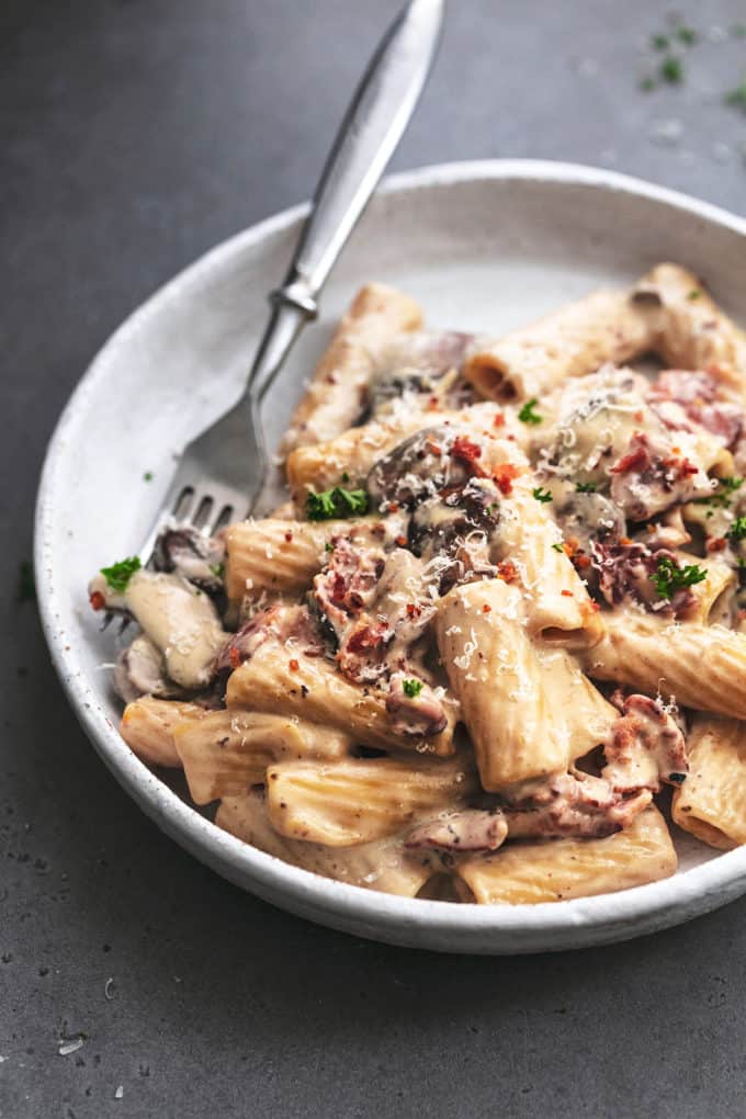 Creamy Mushroom Pasta with Bacon - Creme De La Crumb