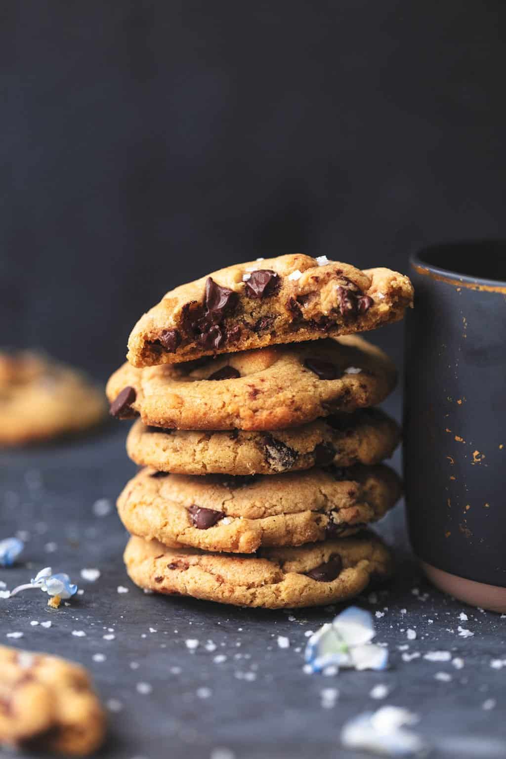 Browned Butter Chocolate Chip Cookies - Creme De La Crumb