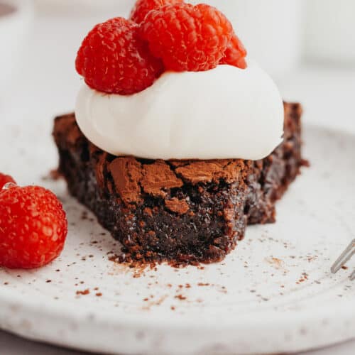 Flourless Chocolate Cake - Creme De La Crumb