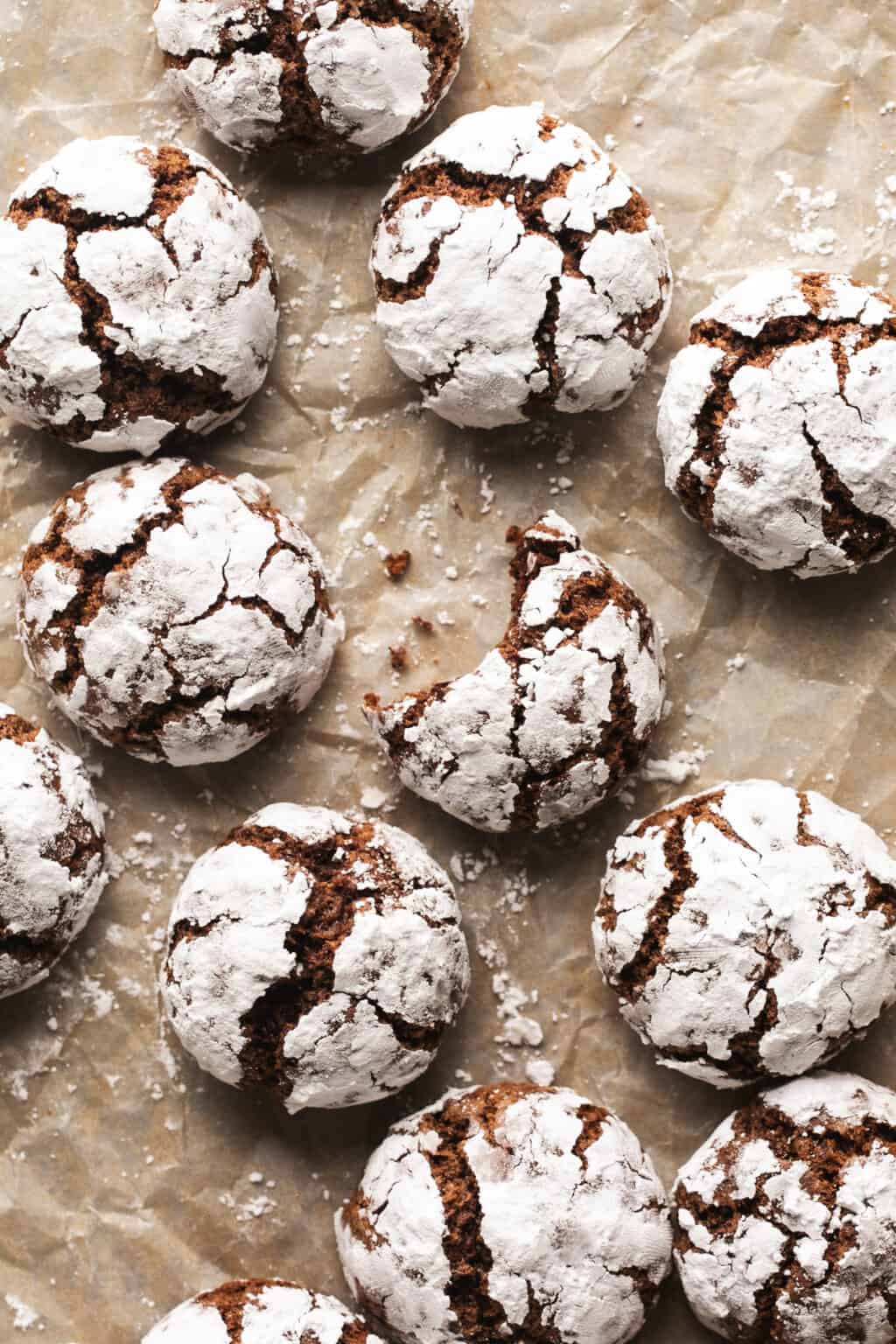 Best Easy Chocolate Crinkle Cookies - Creme De La Crumb