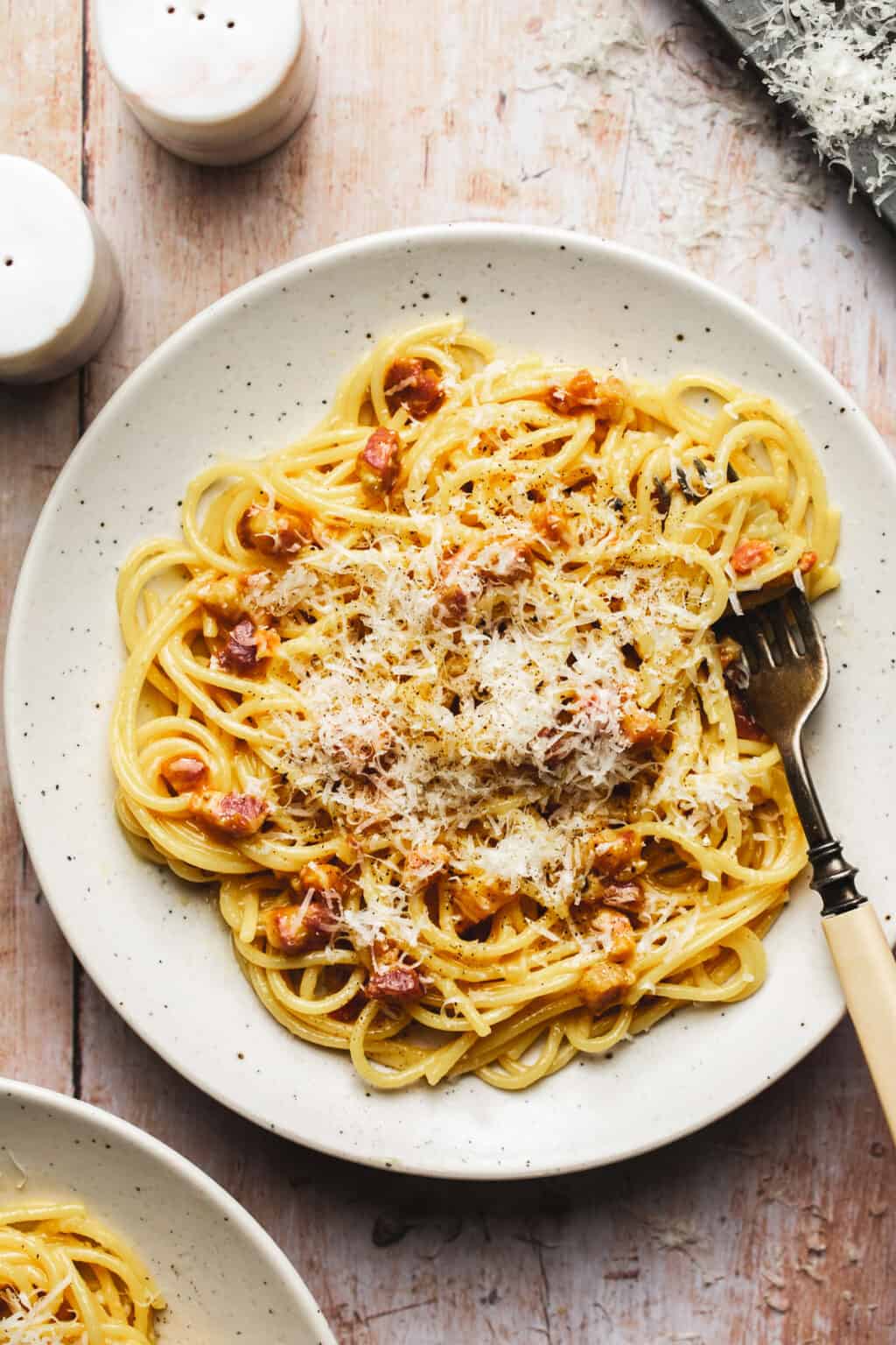 Spaghetti Carbonara - Creme De La Crumb